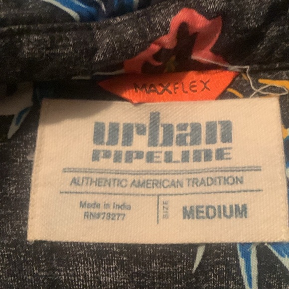 Like new mens Urban Pipeline short sleeve button down - Picture 2 of 6